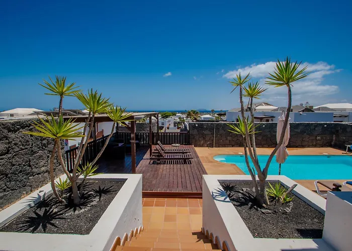 Casa Laura Vista Lobos Spacious Villa With Pool And Sea Views