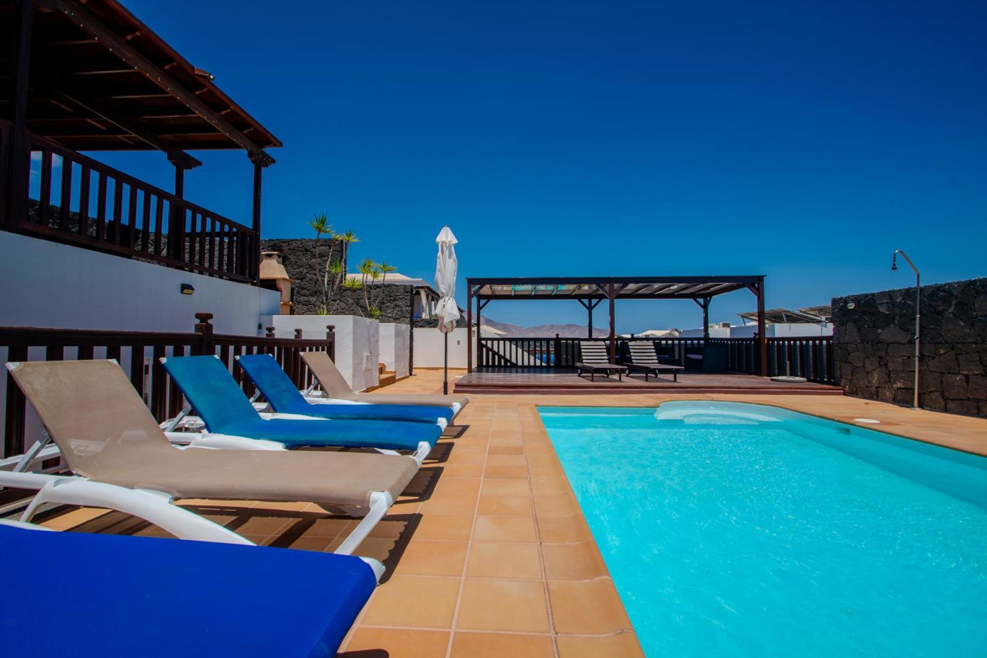 Villa Casa Laura Vista Lobos Spacious With Pool And Sea Views Playa Blanca (Lanzarote)